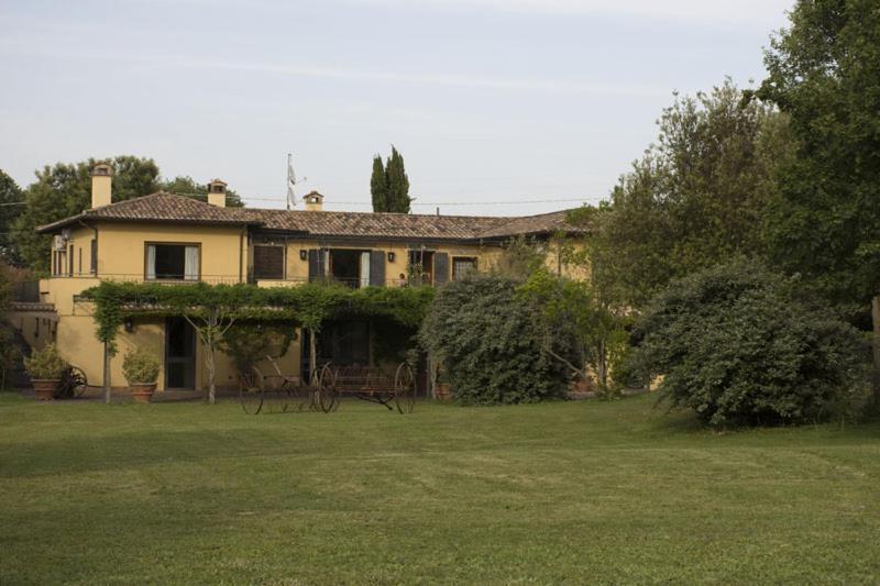 Agriturismo Scuderie Della Contea Sutri Eksteriør bilde